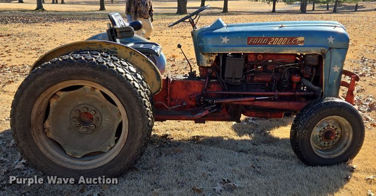 image for item DS5268 1967 Ford 2000 LCG tractor