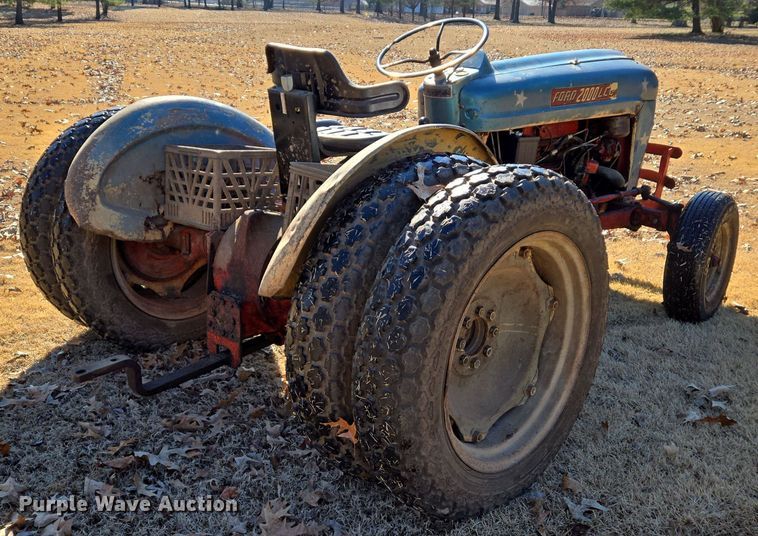 image for item DS5268 1967 Ford 2000 LCG tractor