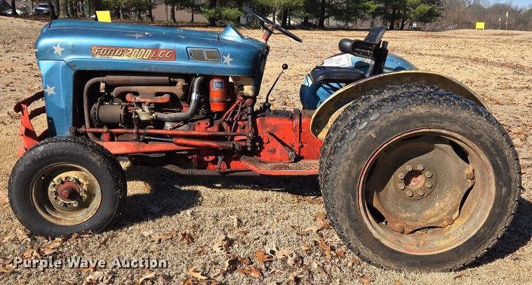 image for item DS5268 1967 Ford 2000 LCG tractor