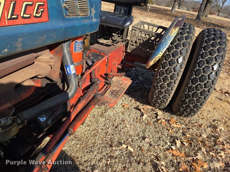 image for item DS5268 1967 Ford 2000 LCG tractor