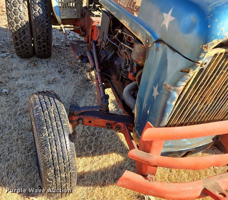 image for item DS5268 1967 Ford 2000 LCG tractor