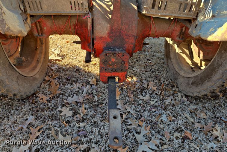 image for item DS5268 1967 Ford 2000 LCG tractor