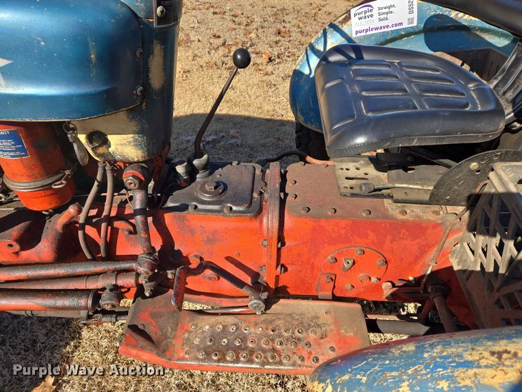image for item DS5268 1967 Ford 2000 LCG tractor