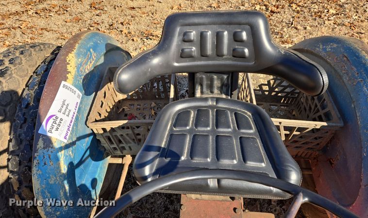 image for item DS5268 1967 Ford 2000 LCG tractor