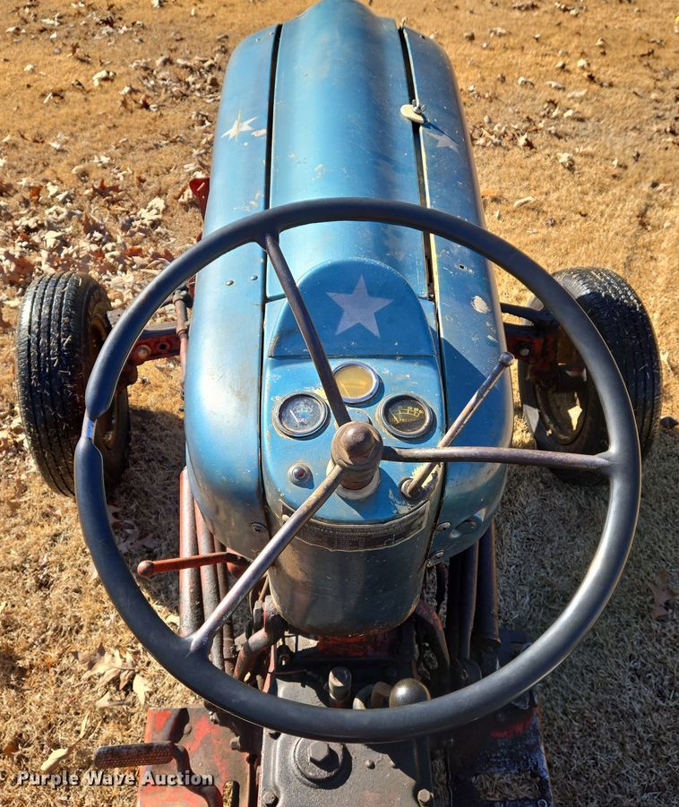 image for item DS5268 1967 Ford 2000 LCG tractor
