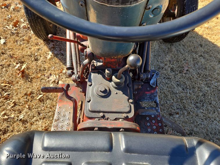 image for item DS5268 1967 Ford 2000 LCG tractor