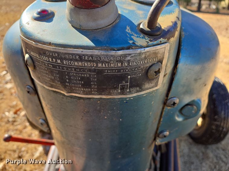 image for item DS5268 1967 Ford 2000 LCG tractor