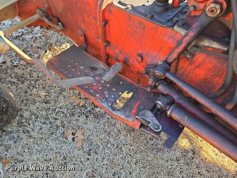 image for item DS5268 1967 Ford 2000 LCG tractor