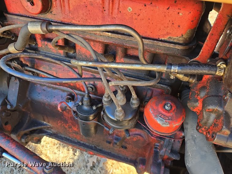 image for item DS5268 1967 Ford 2000 LCG tractor