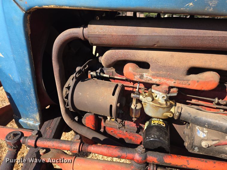 image for item DS5268 1967 Ford 2000 LCG tractor