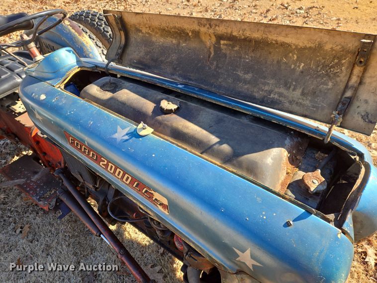 image for item DS5268 1967 Ford 2000 LCG tractor