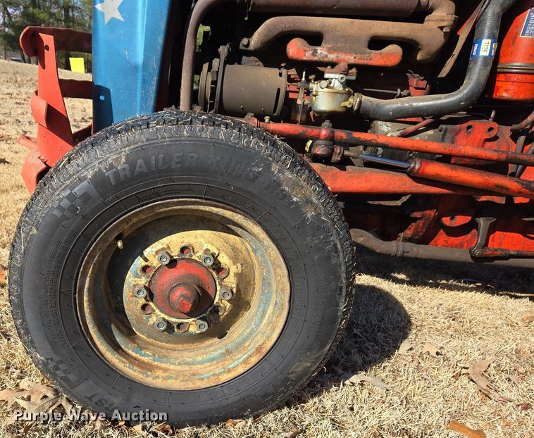 image for item DS5268 1967 Ford 2000 LCG tractor