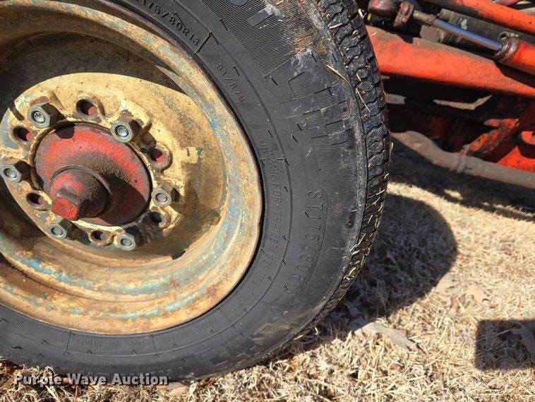 image for item DS5268 1967 Ford 2000 LCG tractor