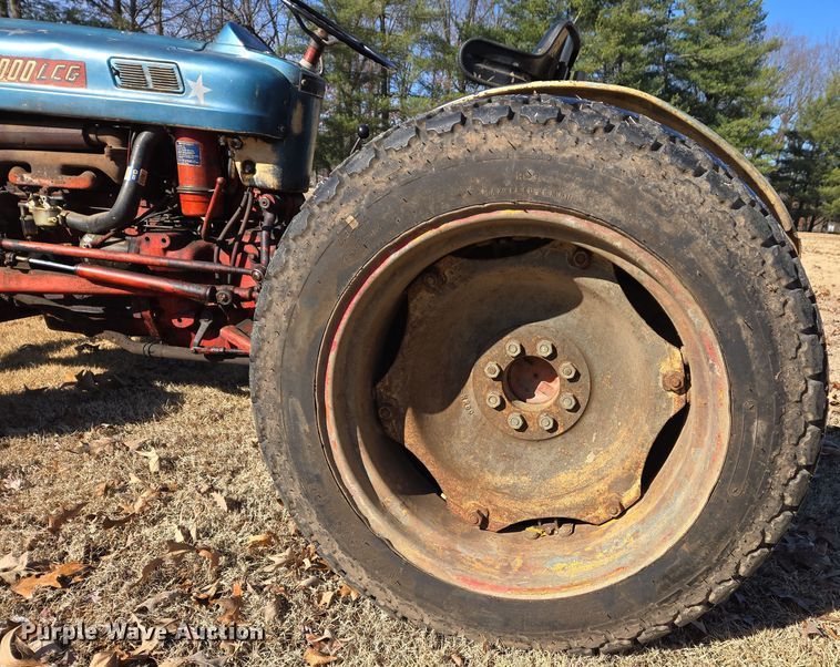 image for item DS5268 1967 Ford 2000 LCG tractor