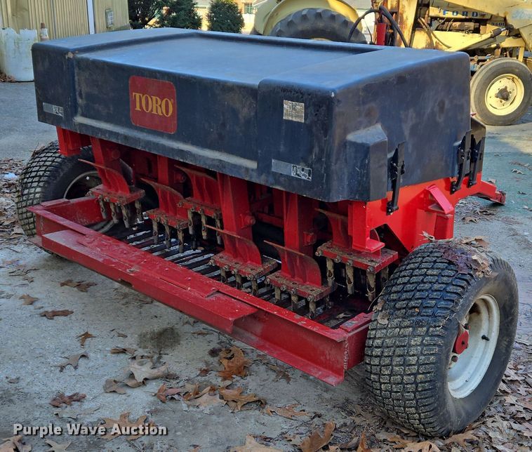 image for item DS5269 Toro Fairway 09502 aerator
