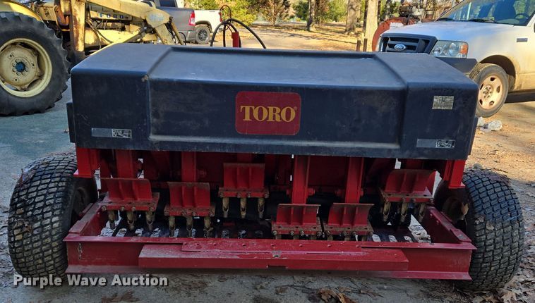image for item DS5269 Toro Fairway 09502 aerator