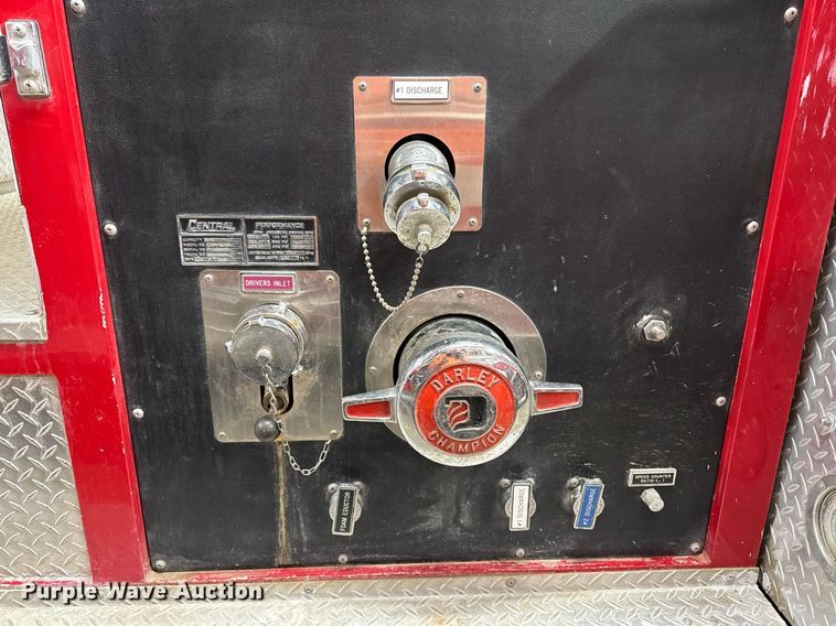 image for item DT0579 1996 GMC Topkick pumper fire truck