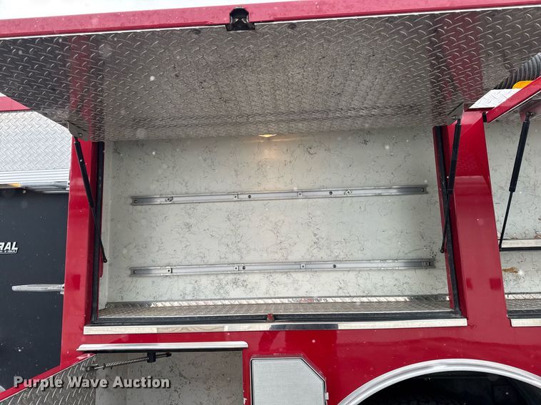 image for item DT0579 1996 GMC Topkick pumper fire truck