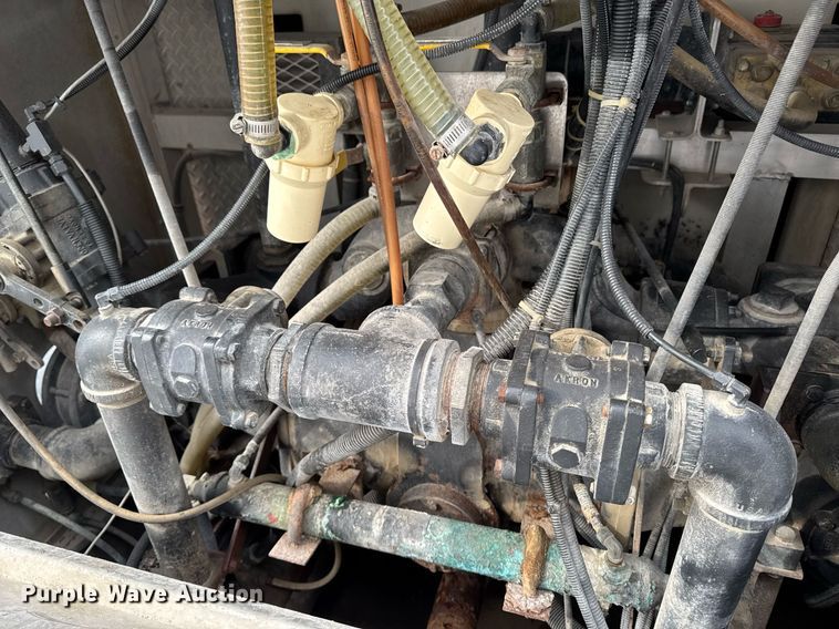 image for item DT0579 1996 GMC Topkick pumper fire truck