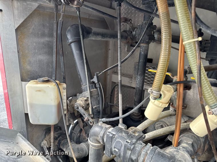 image for item DT0579 1996 GMC Topkick pumper fire truck