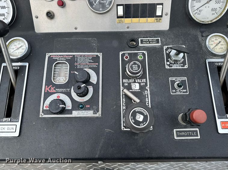 image for item DT0579 1996 GMC Topkick pumper fire truck