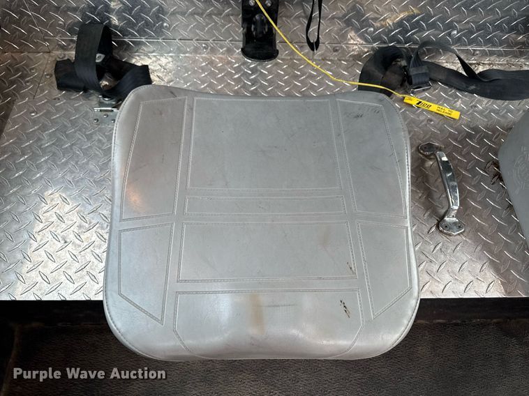 image for item DT0579 1996 GMC Topkick pumper fire truck