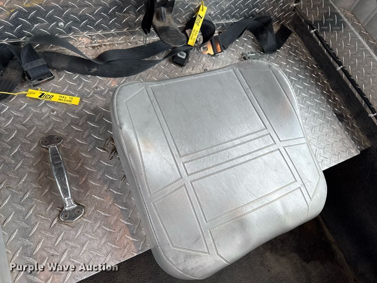 image for item DT0579 1996 GMC Topkick pumper fire truck