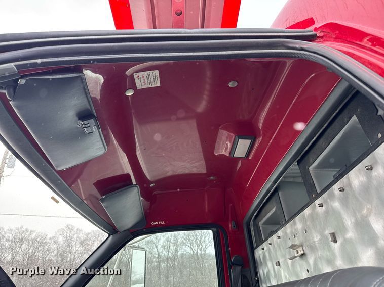 image for item DT0579 1996 GMC Topkick pumper fire truck