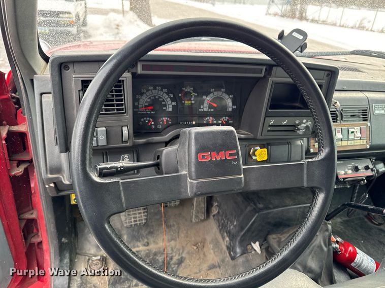 image for item DT0579 1996 GMC Topkick pumper fire truck