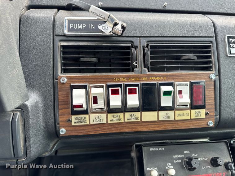 image for item DT0579 1996 GMC Topkick pumper fire truck