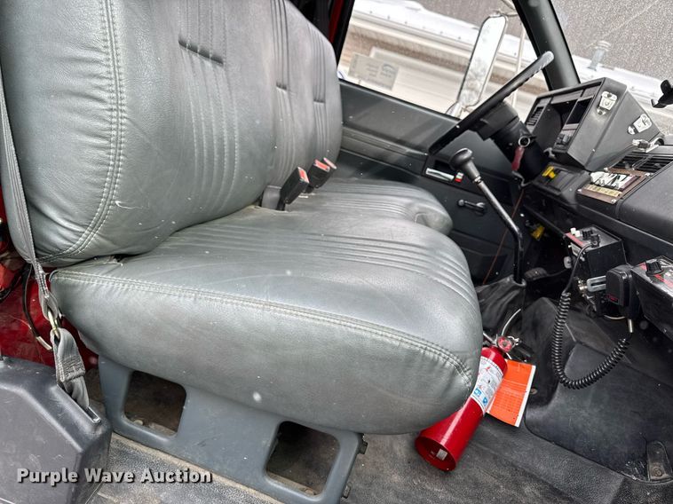 image for item DT0579 1996 GMC Topkick pumper fire truck