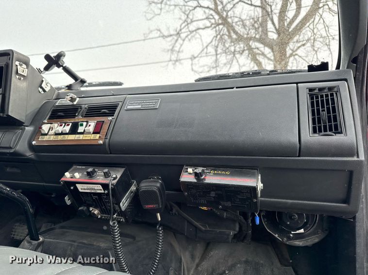 image for item DT0579 1996 GMC Topkick pumper fire truck