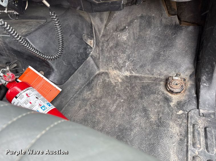 image for item DT0579 1996 GMC Topkick pumper fire truck