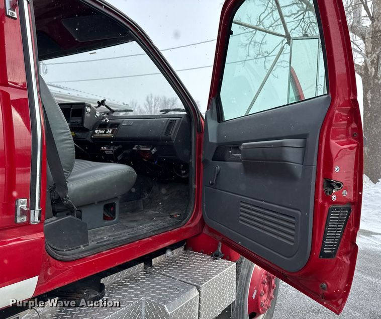 image for item DT0579 1996 GMC Topkick pumper fire truck