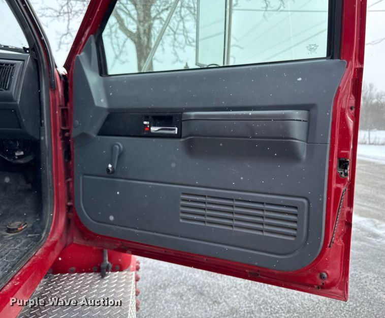 image for item DT0579 1996 GMC Topkick pumper fire truck