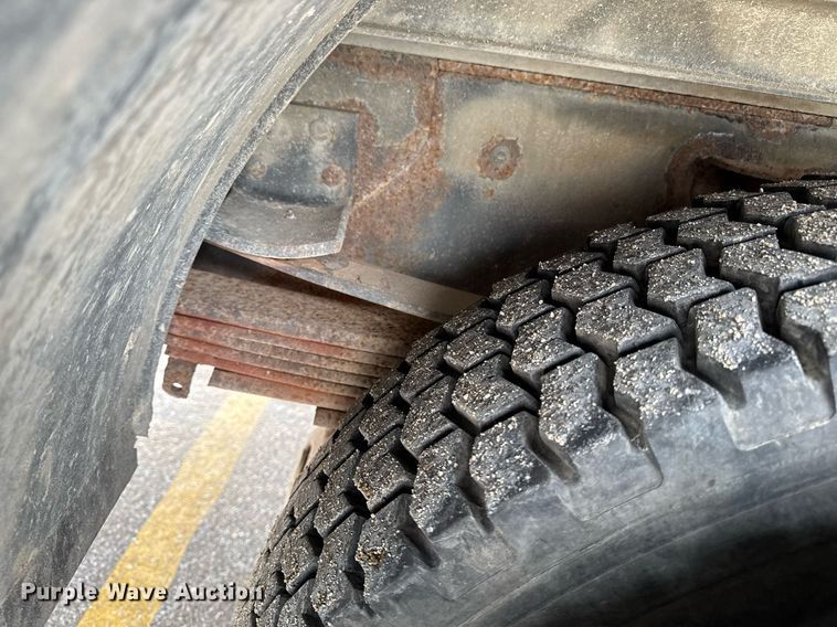 image for item DT0579 1996 GMC Topkick pumper fire truck