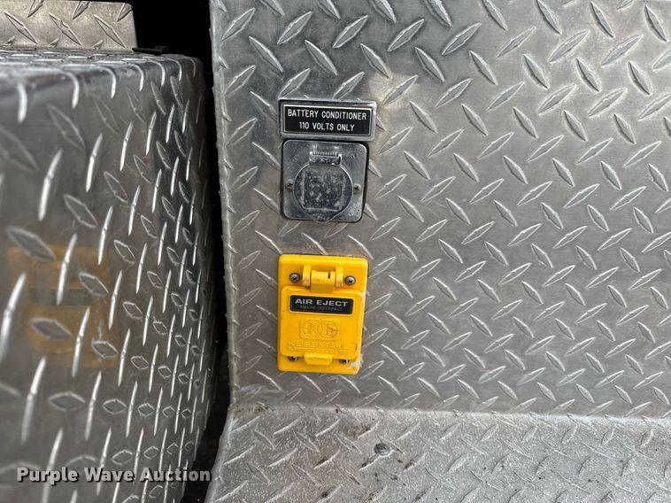 image for item DT0579 1996 GMC Topkick pumper fire truck