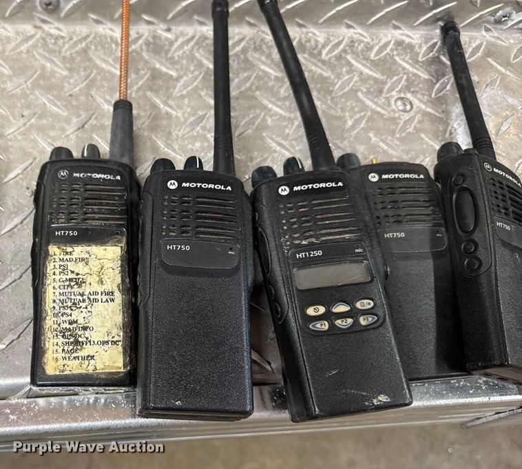 image for item DT0580 (6) Motorola R05.18.01 radios