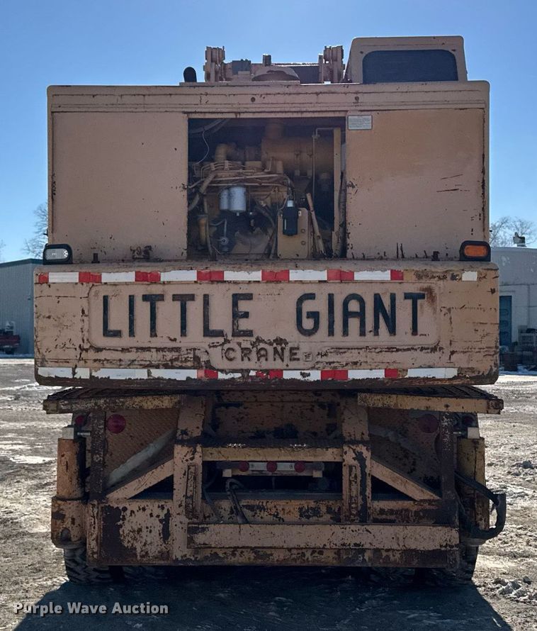 image for item DT0582 1990 Little Giant LG4866 crane