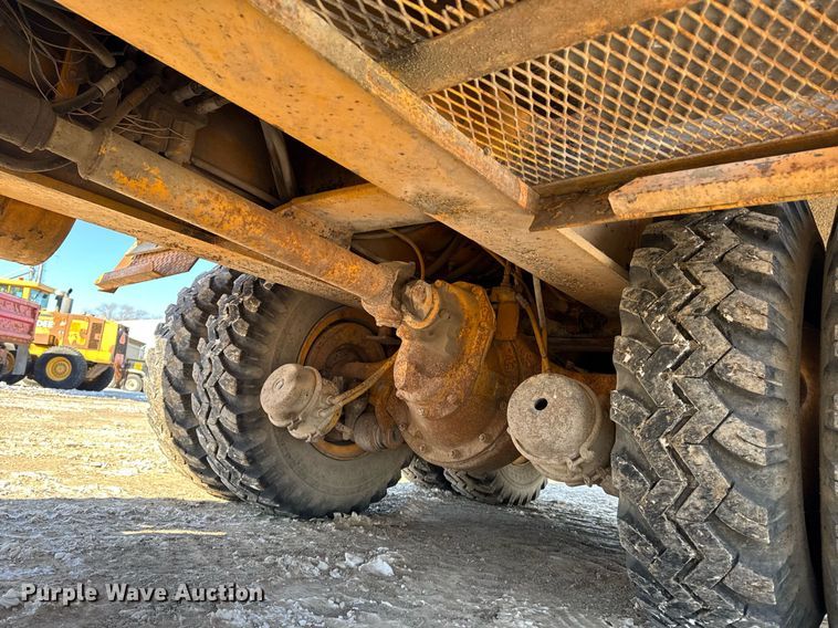 image for item DT0582 1990 Little Giant LG4866 crane