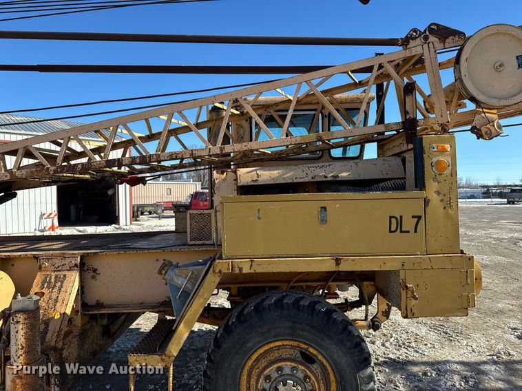 image for item DT0582 1990 Little Giant LG4866 crane