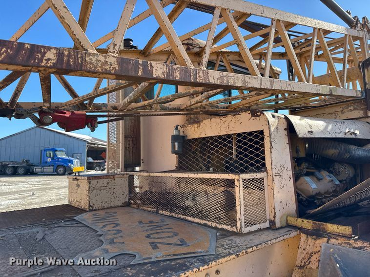 image for item DT0582 1990 Little Giant LG4866 crane