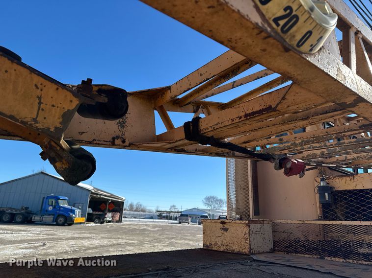 image for item DT0582 1990 Little Giant LG4866 crane