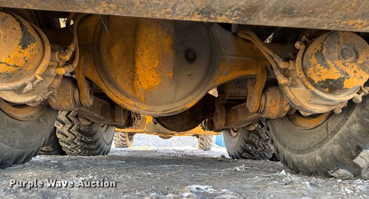 image for item DT0582 1990 Little Giant LG4866 crane