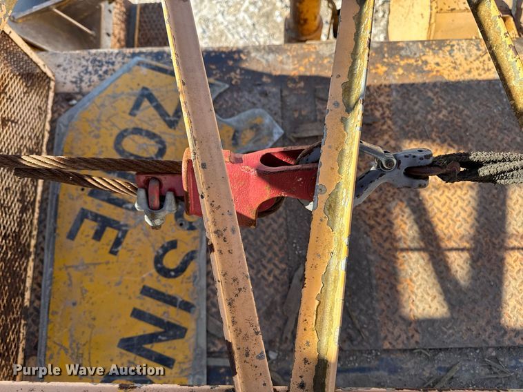 image for item DT0582 1990 Little Giant LG4866 crane