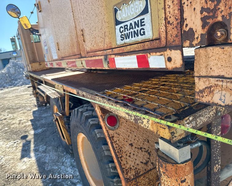 image for item DT0582 1990 Little Giant LG4866 crane