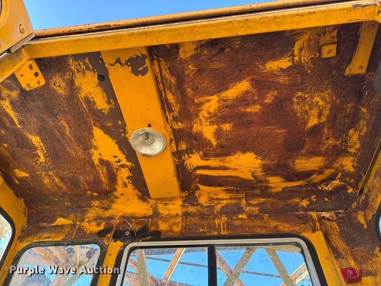 image for item DT0582 1990 Little Giant LG4866 crane