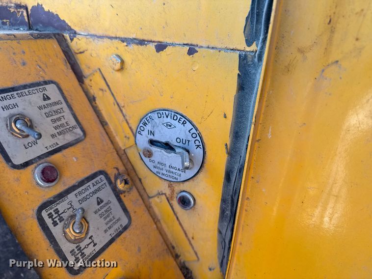 image for item DT0582 1990 Little Giant LG4866 crane