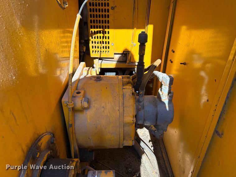 image for item DT0582 1990 Little Giant LG4866 crane