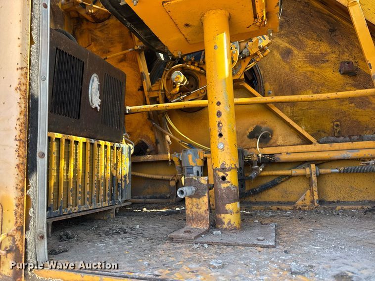 image for item DT0582 1990 Little Giant LG4866 crane